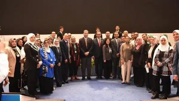 محافظ دمياط يُهنئ وحدة السكان لتكريمها من الوزارة