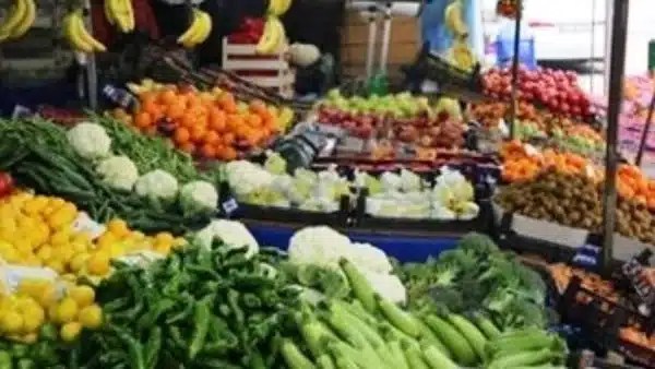 أسعار الخضروات والفواكه اليوم 15 نوفمبر 2025