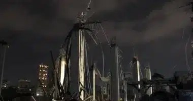 أول صور لانهيار سقف مصنع بالمحلة وإصابة 6 عمال