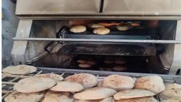حملات مكثفة لضبط المخابز المخالفة وتوزيع 7 طن دقيق
