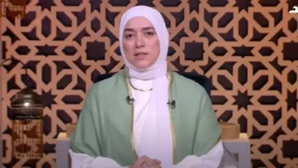 دينا أبو الخير تكشف عن دور سورة الفاتحة في الشفاء