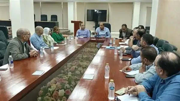 التزام أصحاب محلات سنتر العبور بشروط الدفاع المدني