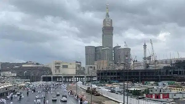 أمطار غزيرة وسيول في السعودية اليوم