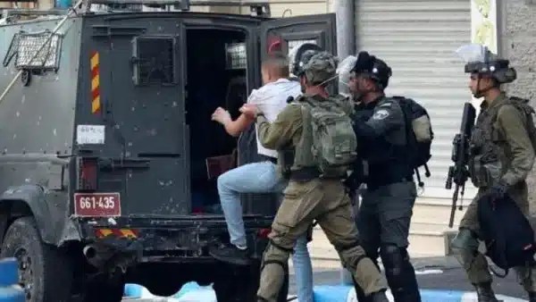 إصابة فلسطيني بالرصاص واعتقاله جنوب الخليل