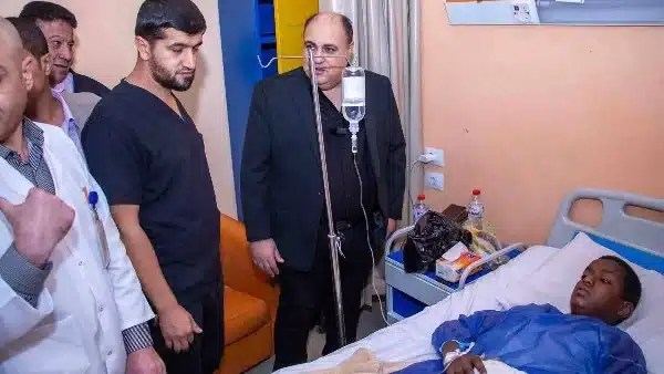 مساعد وزير الثقافة يزور طلاب أسوان المصابين بإسنا