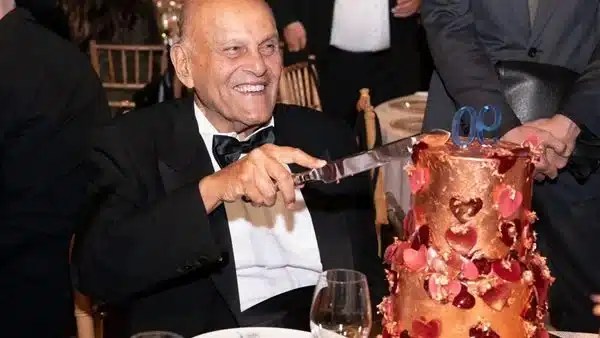 تهنئة مركز مجدي يعقوب بعيد ميلاده ودوره في تطوير طب القلب