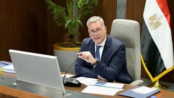 تكليفات من وزير البترول لضمان حقوق العمالة المؤقتة