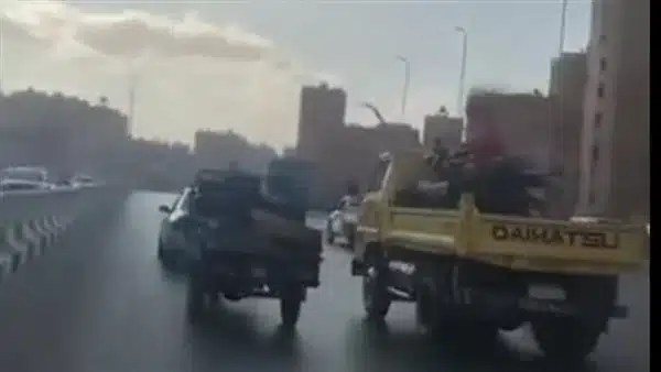 مطاردة تروسيكل على الطريق الدائري تثير الجدل