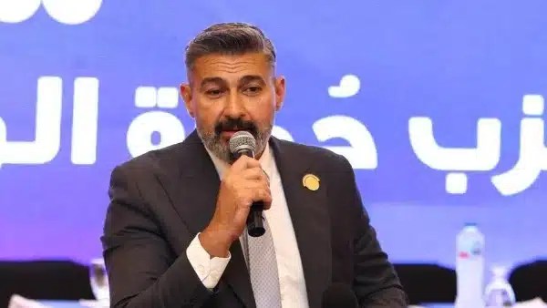 نشأت الديهي يقترح تدريب الفنانين على الكلام أمام الجمهور