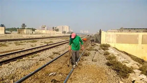 تحرك سريع لإصلاح تلف قضبان السكة الحديد بشبرا الخيمة