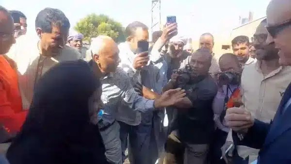 استجابة محافظ الأقصر لمطلب مسنّة بإنشاء كوبري جديد