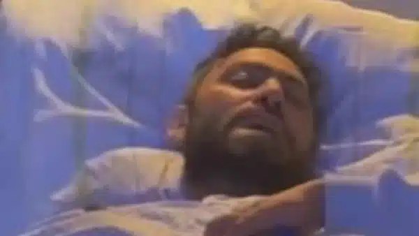 تامر حسني يخضع لجراحة لاستئصال جزء من كليته