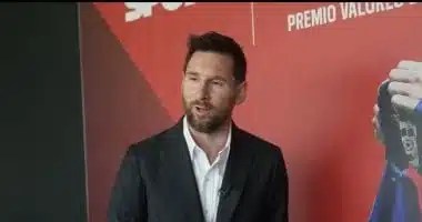 ميسي: حلم العودة إلى برشلونة لا يفارقني