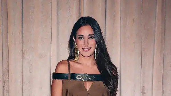 أمينة خليل تتألق بفستان بقيمة 49 ألف جنيه