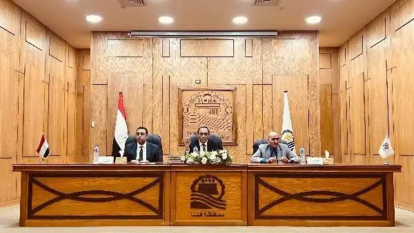 أحداث قنا: إصابة 15 شخصاً في انقلاب ميكروباص وفعاليات زراعية