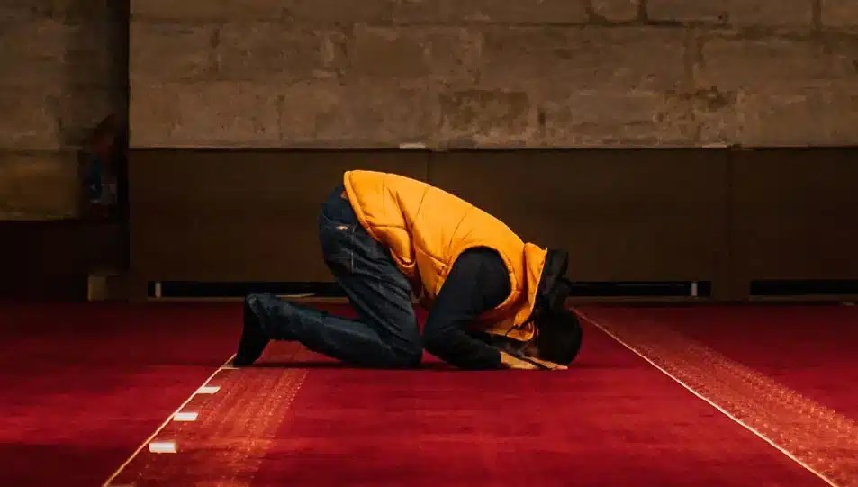 لماذا نصلي صلاة المغرب 3 ركعات؟