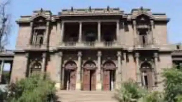 هوية قصر شامبليون وما يتعرض له من إهمال