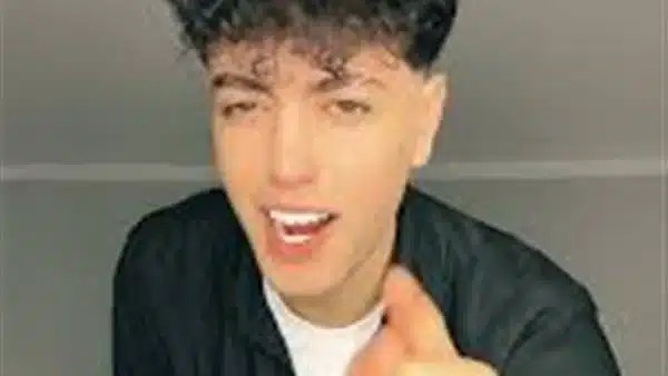 تأجيل التحقيق مع أحمد شعوذة في قضية فيديوهات خادشة