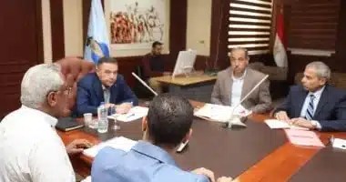 الإسراع في توصيل خدمات المياه والصرف في البحر الأحمر