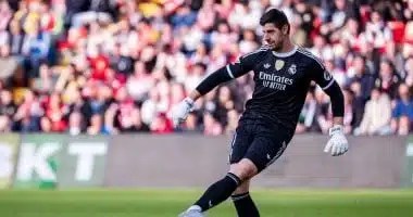 كورتوا ينفي أي أزمة مع يامال بعد الكلاسيكو