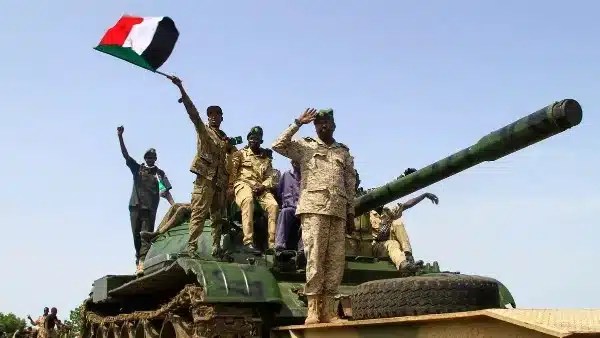 الجيش السوداني يحقق تقدماً والتمرد يتراجع نحو دارفور