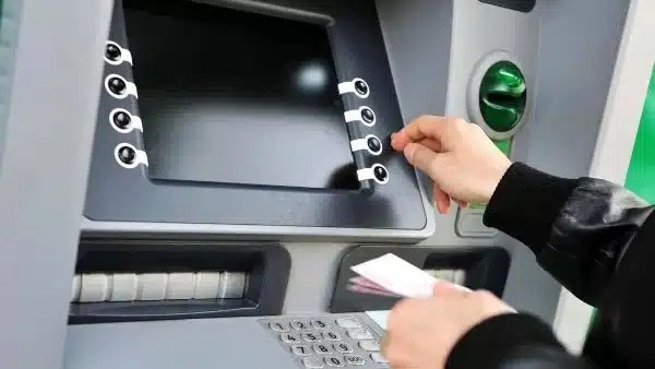 حدود السحب النقدي من ماكينات ATM بعد قرار المركزي