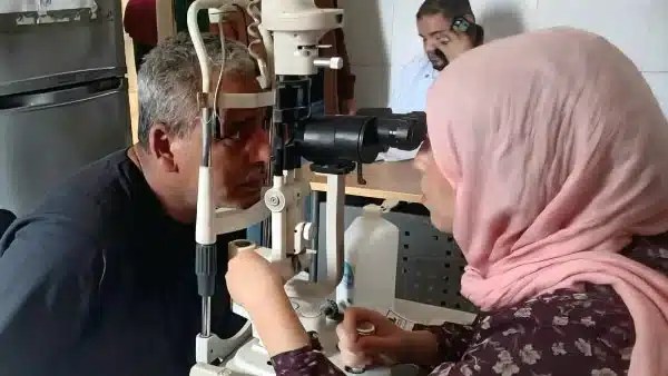 جامعة المنيا تنظم قافلة طبية في قرية السعدية