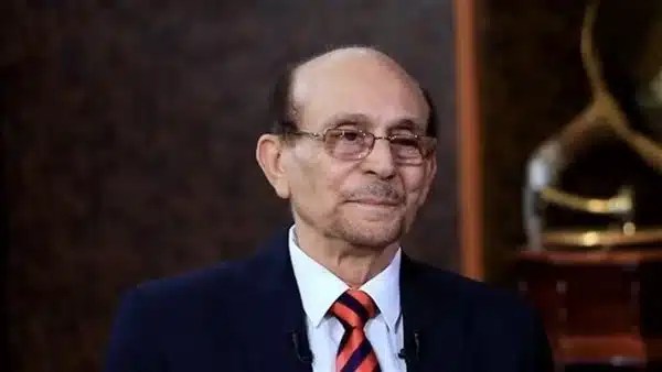 محمد صبحي بعد الوعكة الصحية: عائد إلى المسرح بروح جديدة
