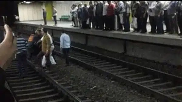 عودة حركة مترو القاهرة بعد حادث مؤسف