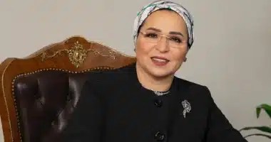 انتصار السيسي تعبر عن فخرها بقراء مصر