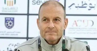 موقف توروب من تعزيز الجبهة اليمنى للأهلي في يناير