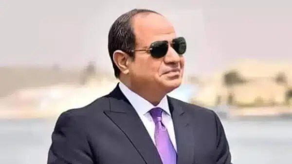 السيسي يقود مصر لحل الأزمات الإقليمية