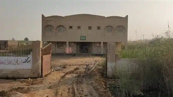 معاناة أهالي الخمسين في الفيوم جراء الغرق بمياه الصرف الزراعي