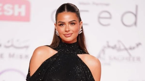 هنادي مهنا تتألق بإطلالة فريدة في مهرجان القاهرة