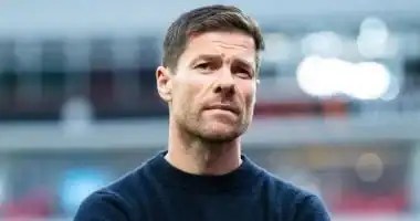 ألونسو يرد على الانتقادات ويؤكد غياب روديجر ضد إلتشي