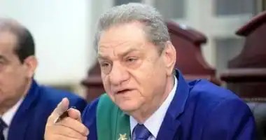 تحقيقات في عمليات الاتجار بالعملة داخل بنك شهير