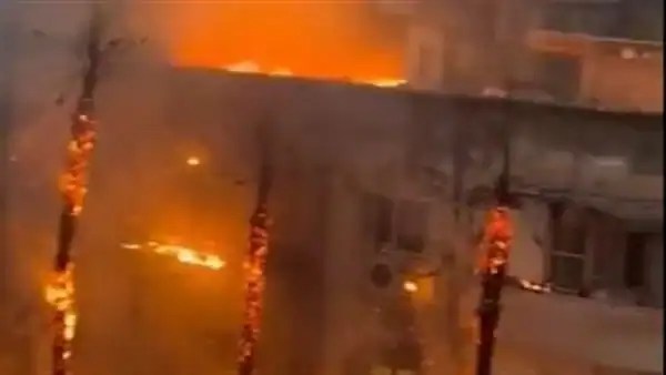 حريق هائل في تل أبيب يهدد سكان مبنى سكني