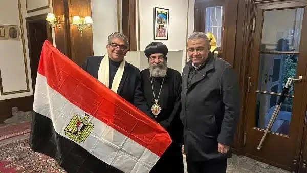 أساقفة يصوّتون في الانتخابات البرلمانية