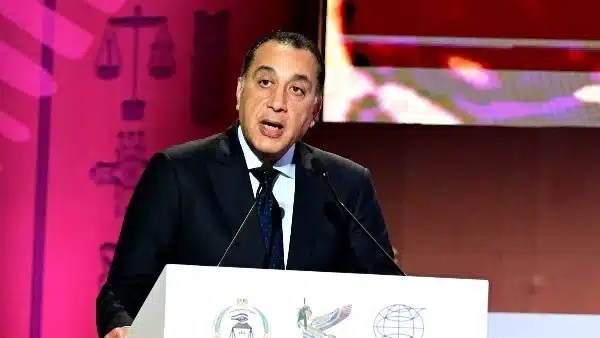 رئيس الوزراء يرأس اجتماع الحكومة الأسبوعي