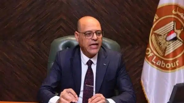 وزير العمل يتابع انهيار سقف في المحلة الكبرى