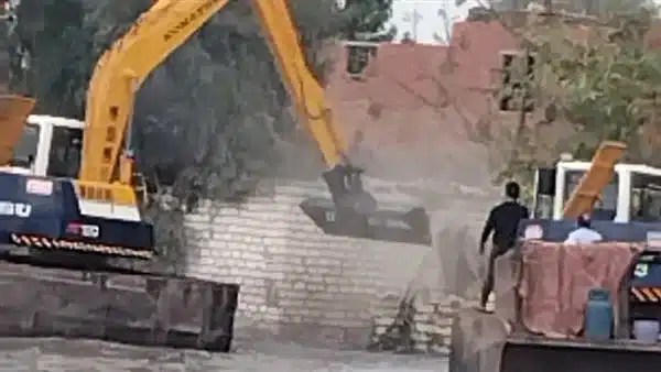إزالة مبانٍ مخالفة على أراضي النهر بالمنوفية