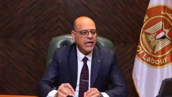 وزير العمل يوجه تقرير متابعة لحادث انهيار سقف مصنع المحلة الكبرى