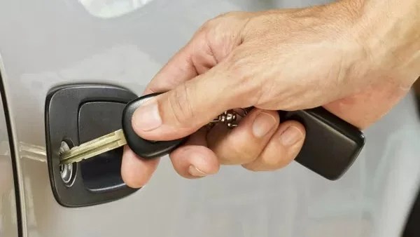 الحفاظ على أبواب ومقابض السيارة بخطوات سهلة