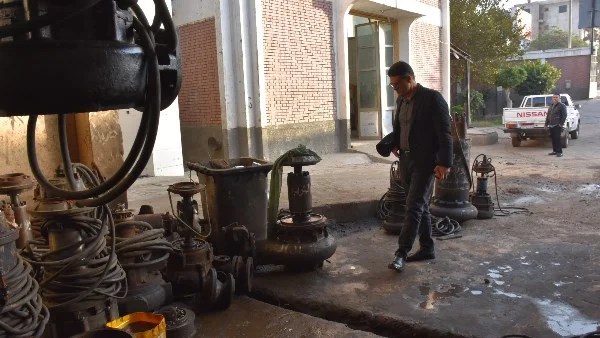 زيارة مفاجئة لرئيس شركة مياه القليوبية لمحطة صرف أتريب