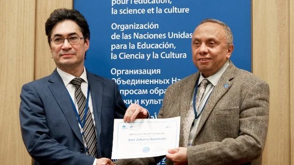 تكريم د. عمرو حمودة في اليونسكو لجهوده في إدارة المخاطر البحرية