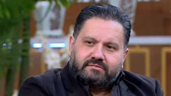 إدوارد يطمئن جمهوره بعد وعكة صحية بسيطة