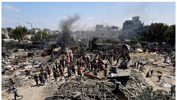 قصف مدرسة النازحين في غزة يزيد من معاناة المدنيين