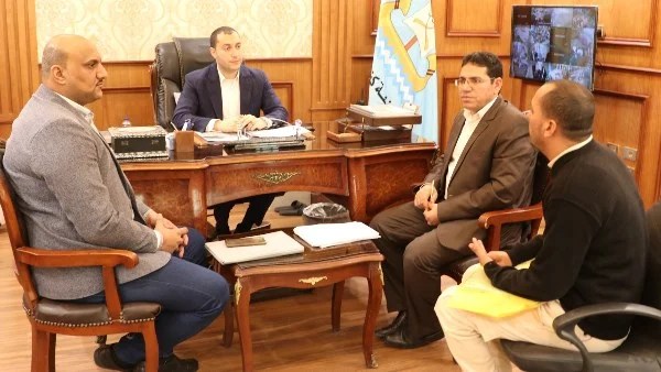نائب محافظ كفر الشيخ يبحث شكاوى المواطنين