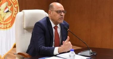 وزير العمل يوجه بتفعيل 75 ألف فرصة تدريب