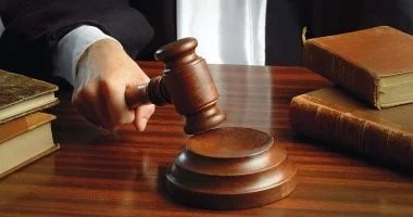 10 سنوات سجن لسائق توك توك متهم بسرقة سائحة أجنبية